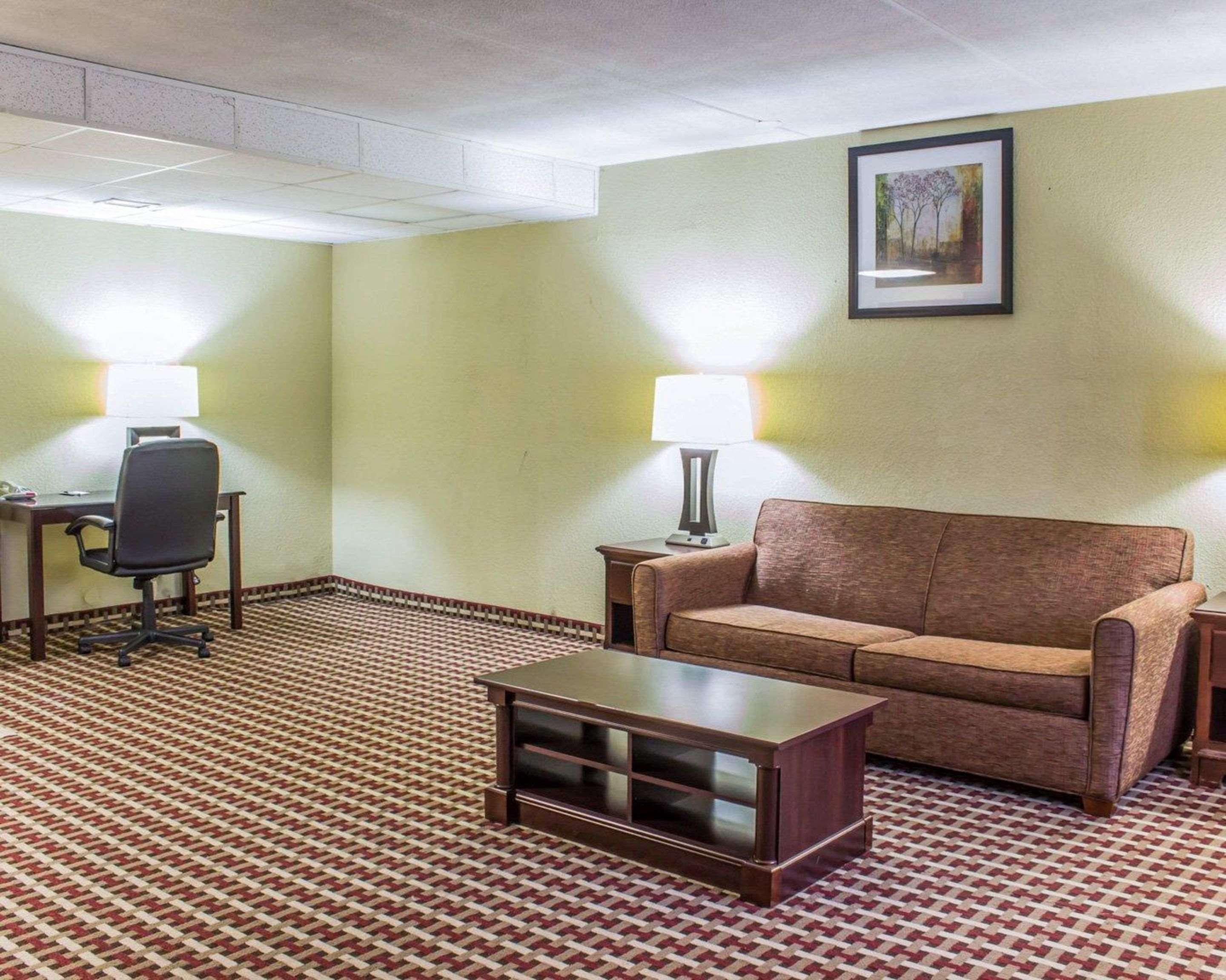 Quality Inn & Suites Fayetteville Eksteriør bilde