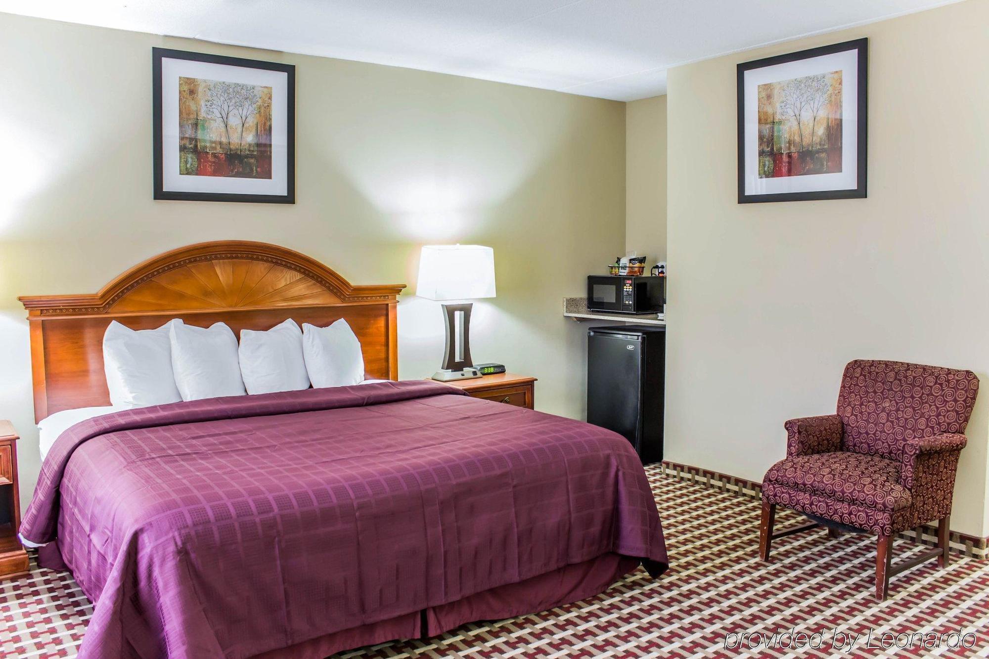 Quality Inn & Suites Fayetteville Eksteriør bilde