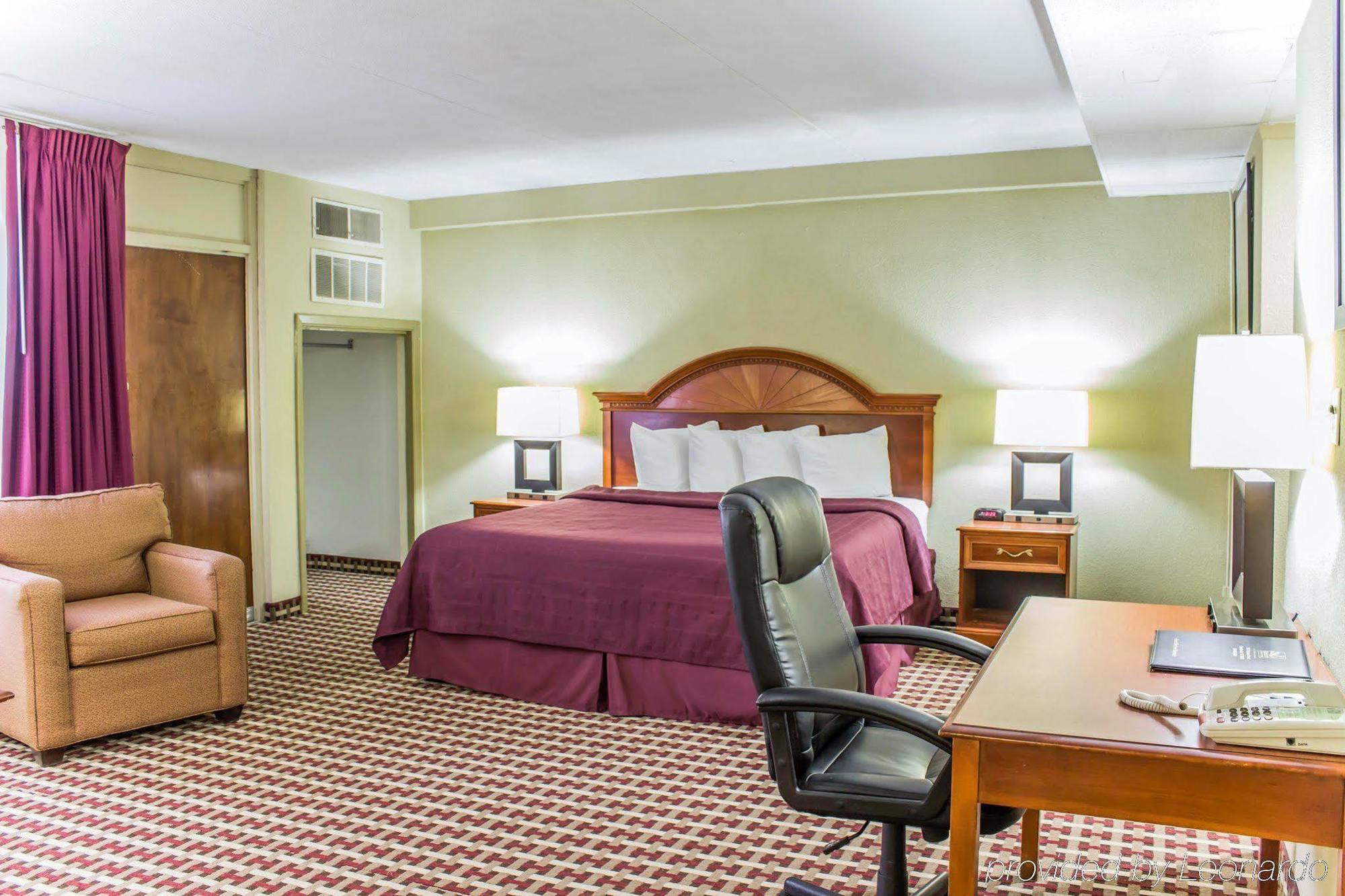 Quality Inn & Suites Fayetteville Eksteriør bilde